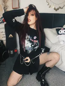 If you like my tee, you can use the code ‘IVYFOXOFFICIAL’ to get 10% off the store! Link in the comments ð¦ (ad)